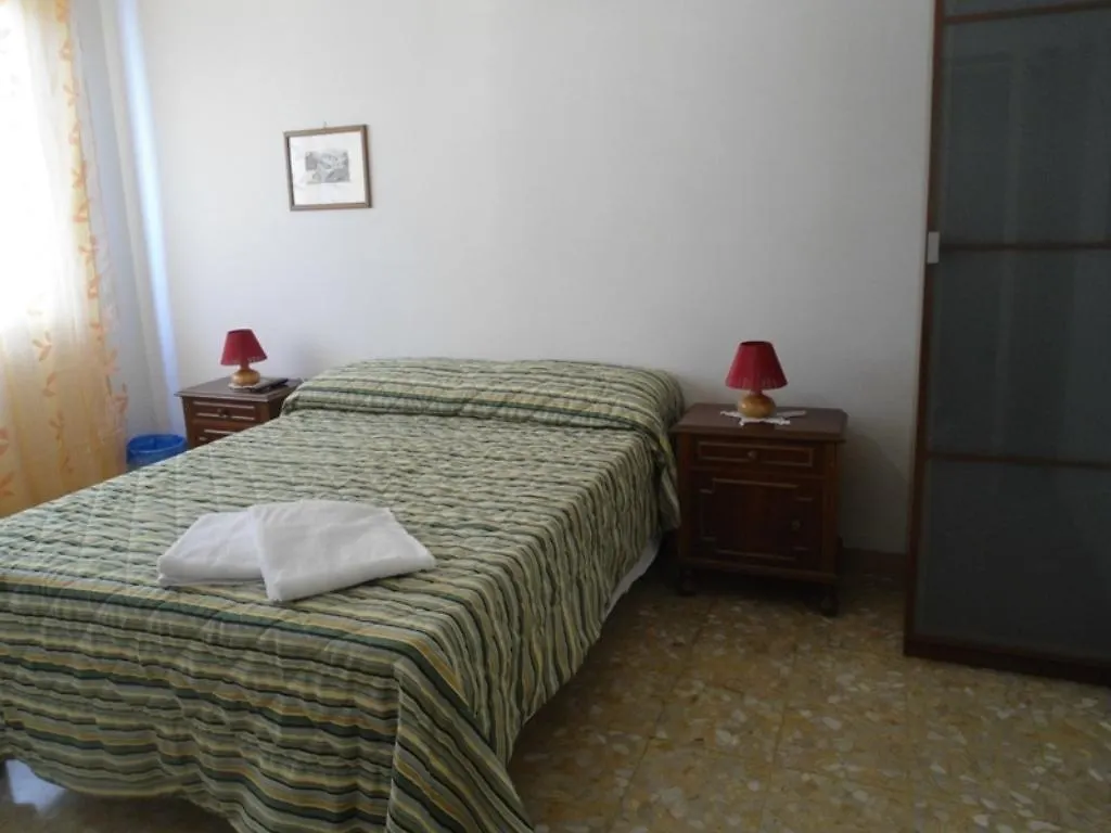 פירנצה Guesthouse Sayuri 3*,  איטליה