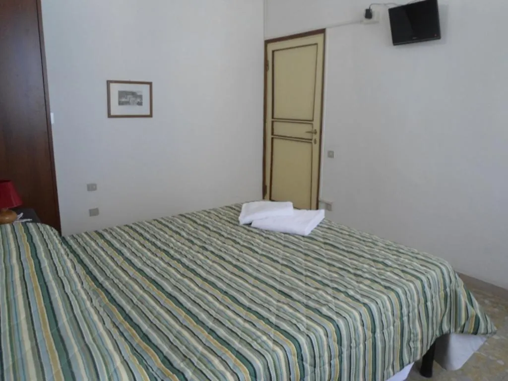 פירנצה Guesthouse Sayuri בית הארחה
