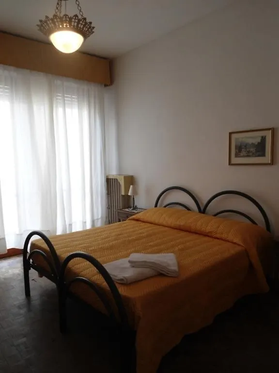 פירנצה Guesthouse Sayuri בית הארחה