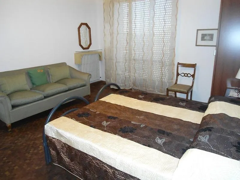 פירנצה Guesthouse Sayuri בית הארחה